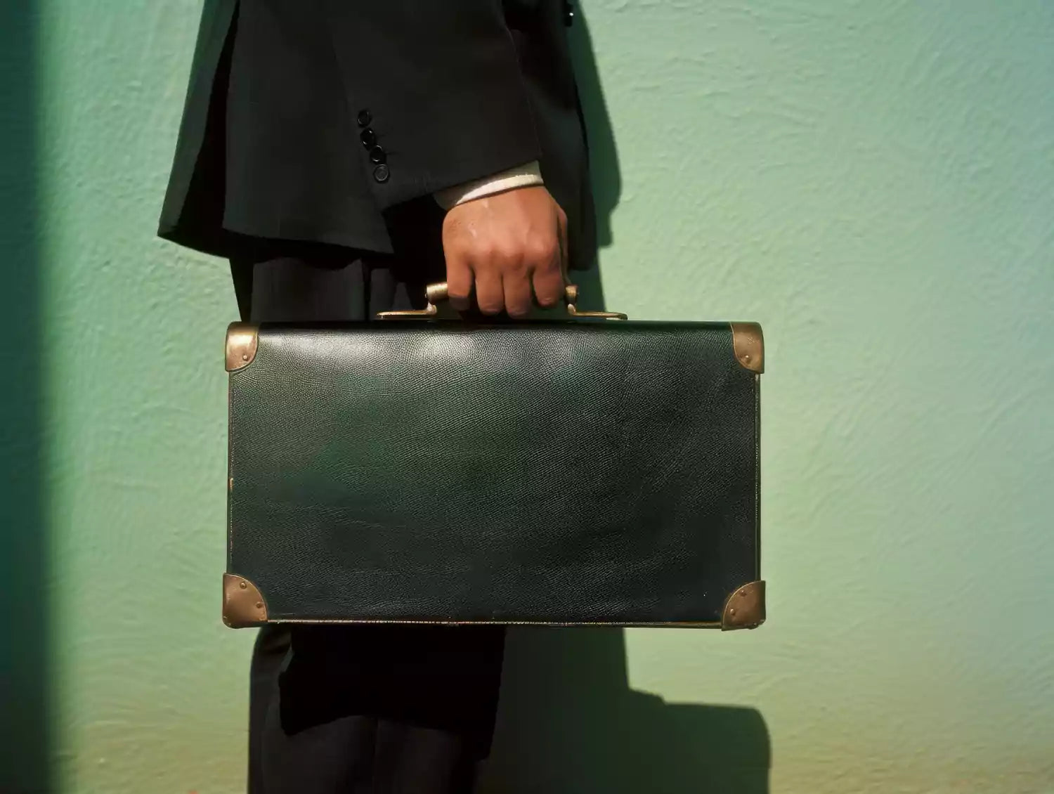 The History of the Classic Briefcase: From the Military to the Office
