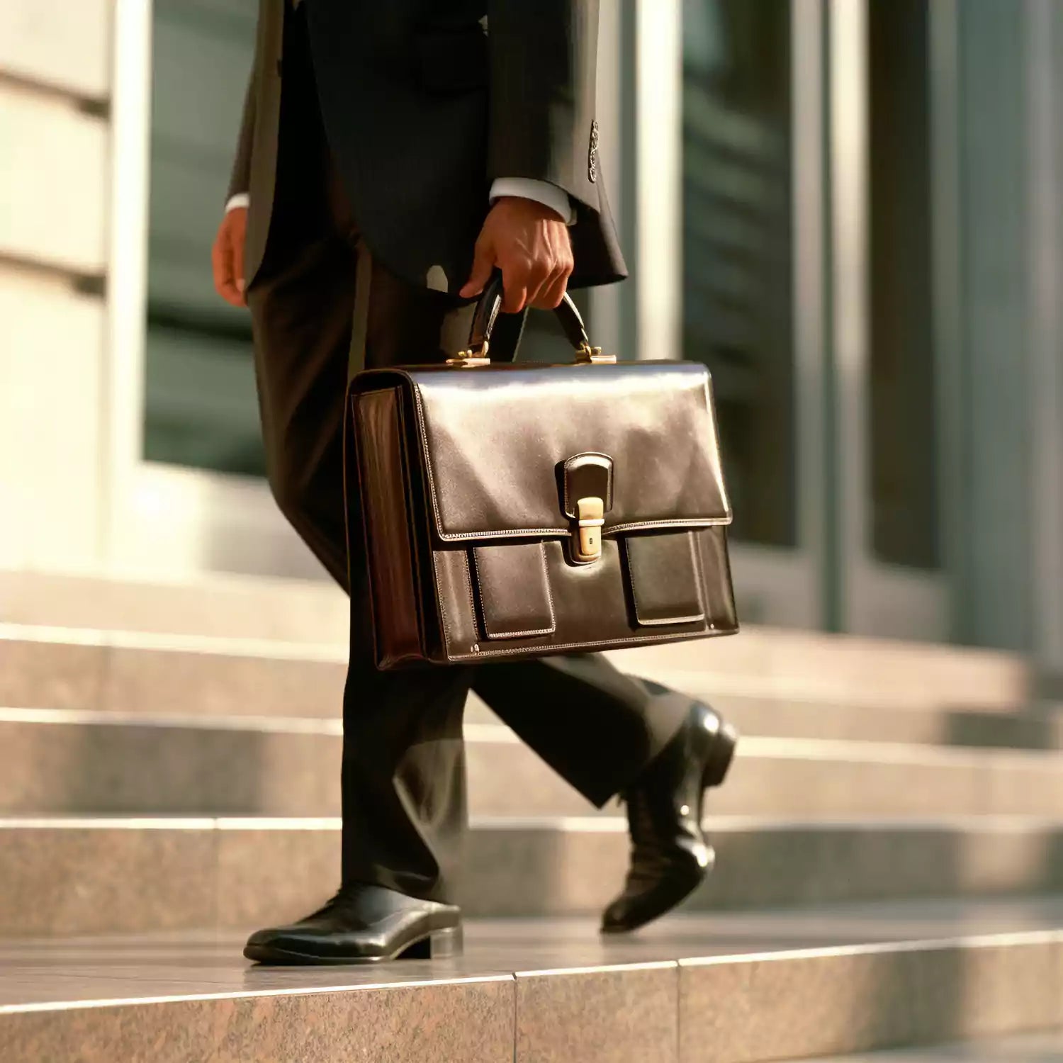 How to Choose the Perfect Leather Briefcase for Work